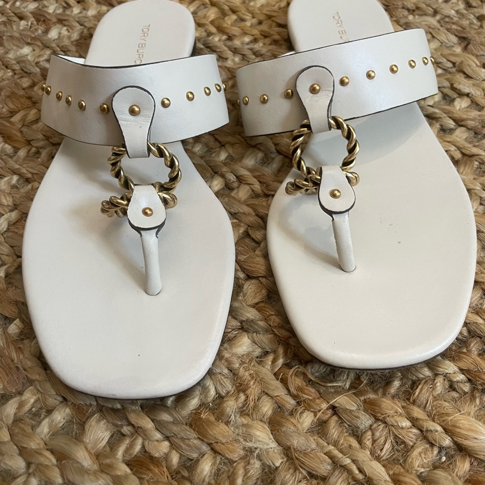 TORY BURCH Vintage Plaque Sandals - Band New! - Picture 2 of 6